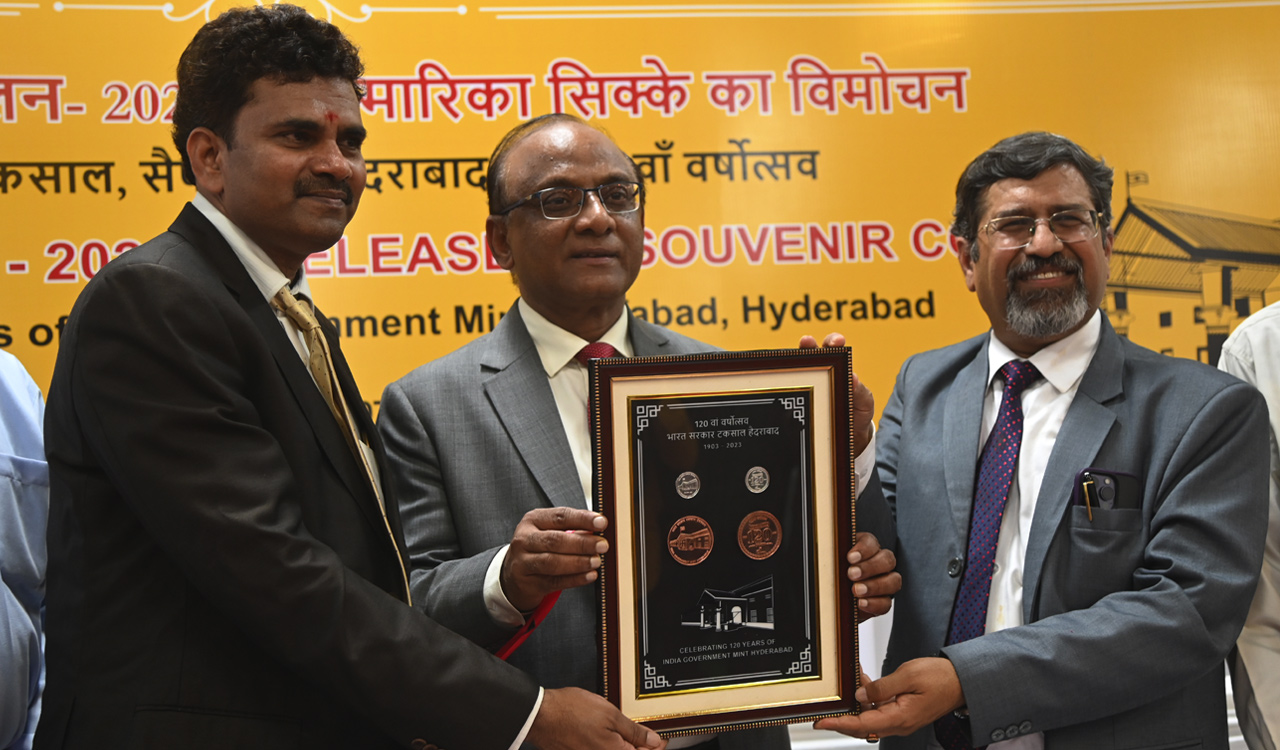 120thanniversaryofindiagovernmentmintcelebratesinhyderabadwithcommemorativesouvenircoins