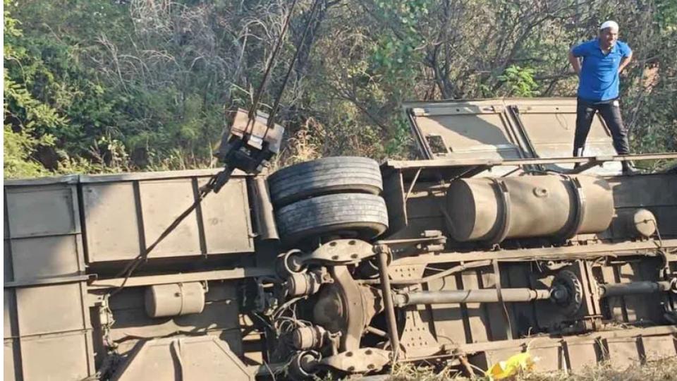 Two injured as Karnataka–Hyderabad bus skids off road near Sangareddy