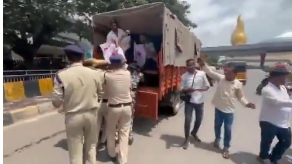 Jobseekers detained amid 
