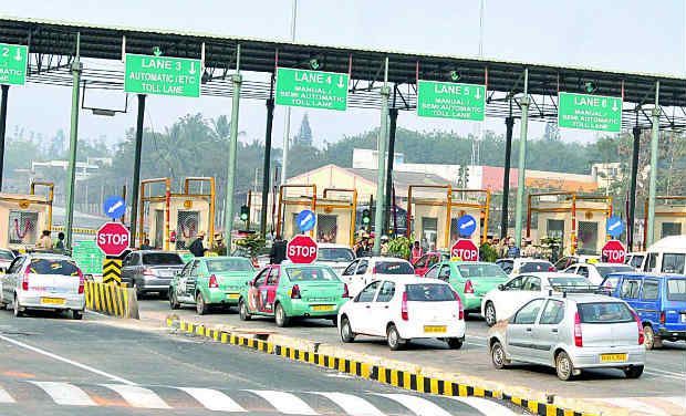 heavytrafficjamsattollgatesonvijayawadahighway