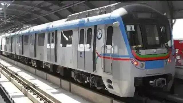 hyderabadmetrototakepartinnationalanthemsingingprogramtoday