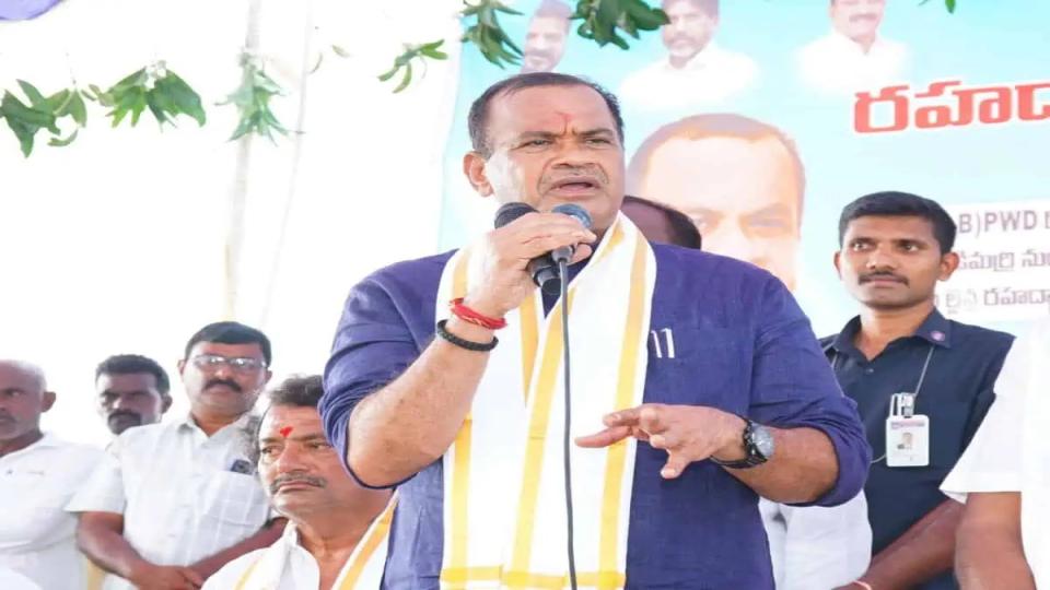 telanganagovttobuild17kkmofroadseliminatedirtroads