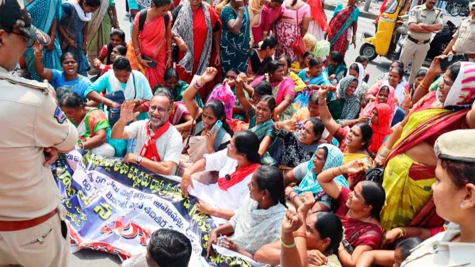ashaworkersprotestatkotidmeforhikes