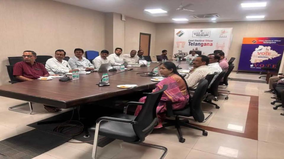 telanganamlcelectionsceoholdsmeetingwithcollectors