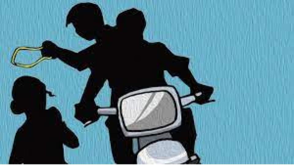 Gold chain snatched from woman in Uppal
