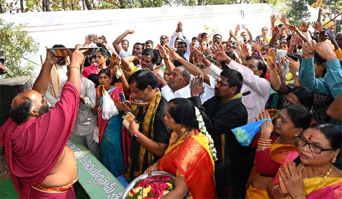 vaikuntaekadasi:heavyrushofdevoteesinhyderabadtemples