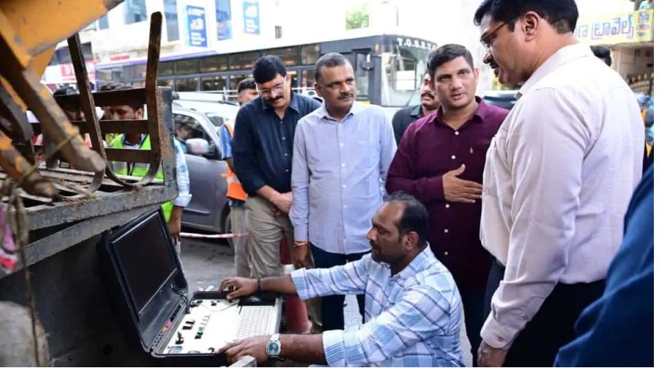 HYDRAA and GHMC use robots to clear drains
