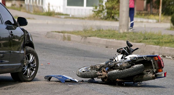 fathersonkilledandanotheryouthinjuredascarhitsbikeinhyderabad