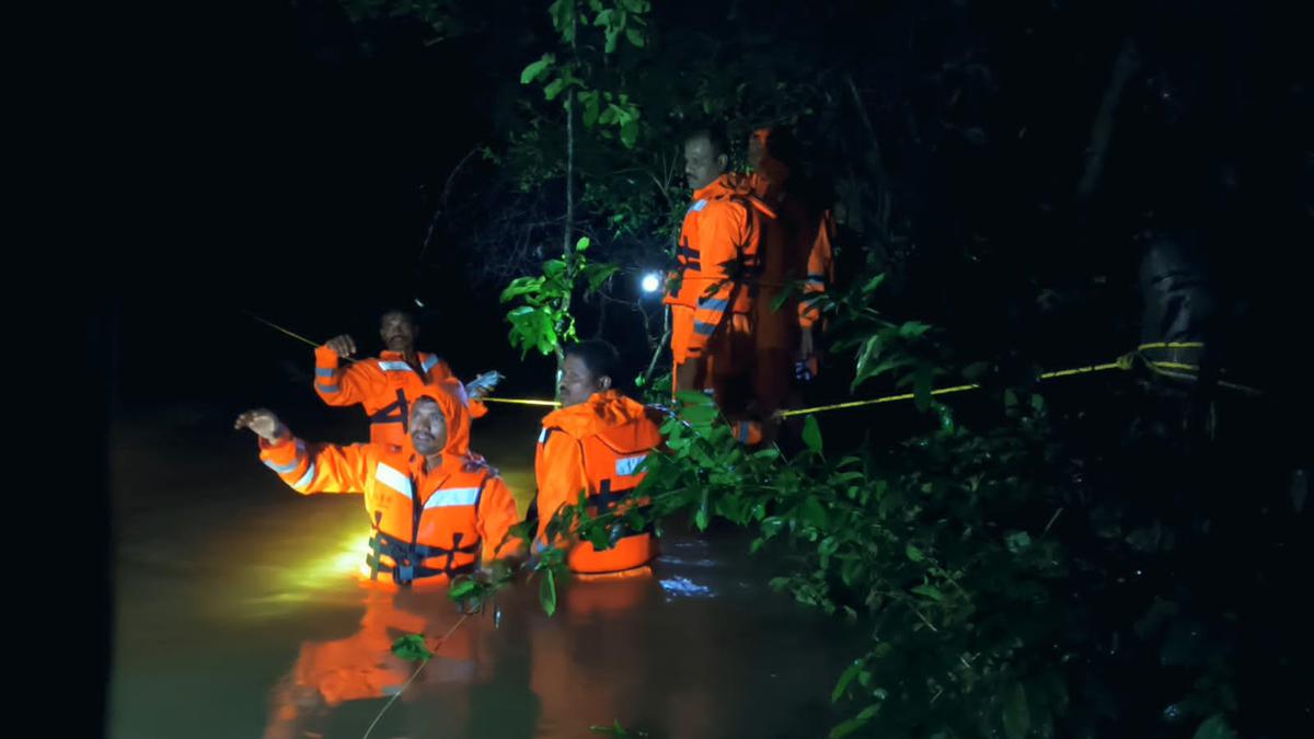 policerescues80strandedvisitorsinmulugu
