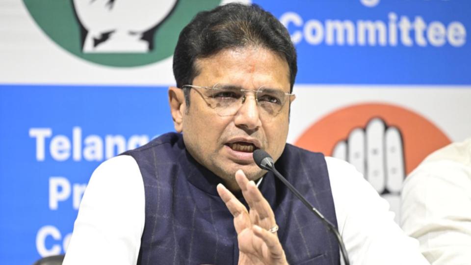 Sridhar Babu Slams BRS MLCs for Protesting in Council