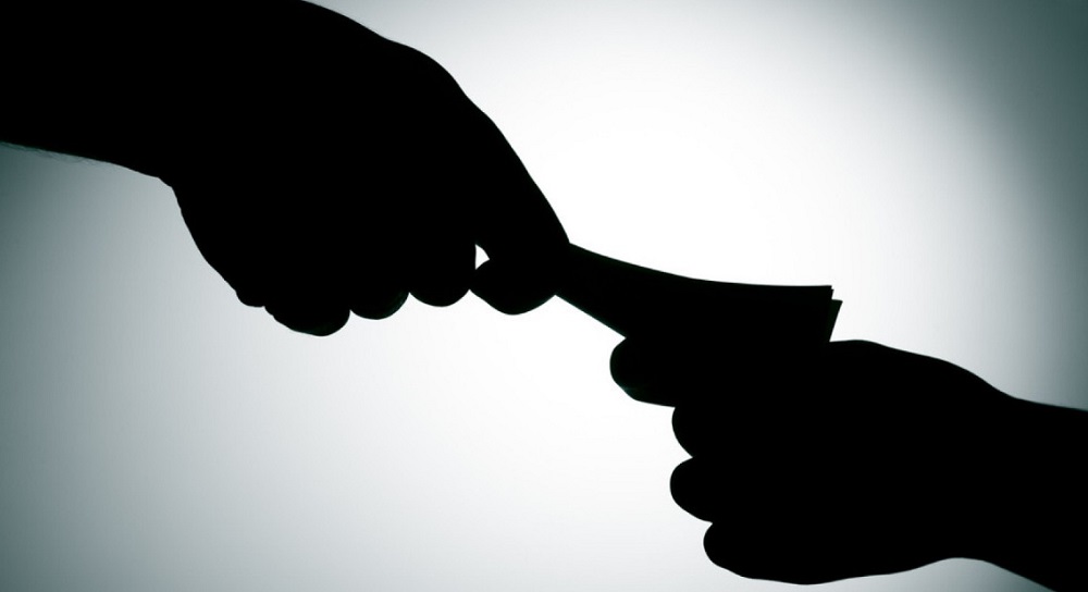 trafficcopcaughttakingbribe