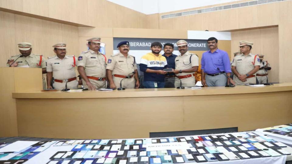 cyberabadpolicerecover2696stolenphonesin6months