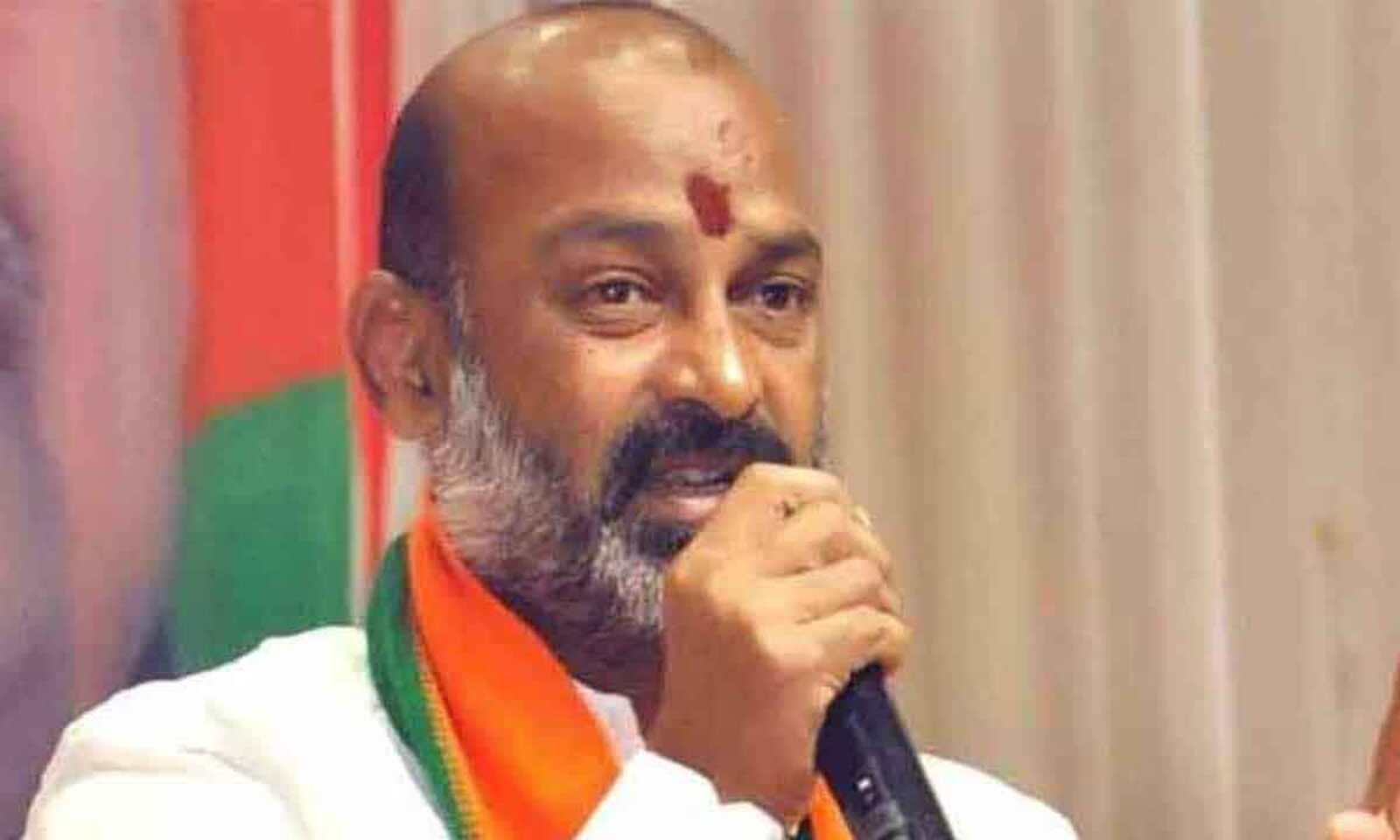 bandisanjaycriticiseskcrsayshefailedtoimplementpromises