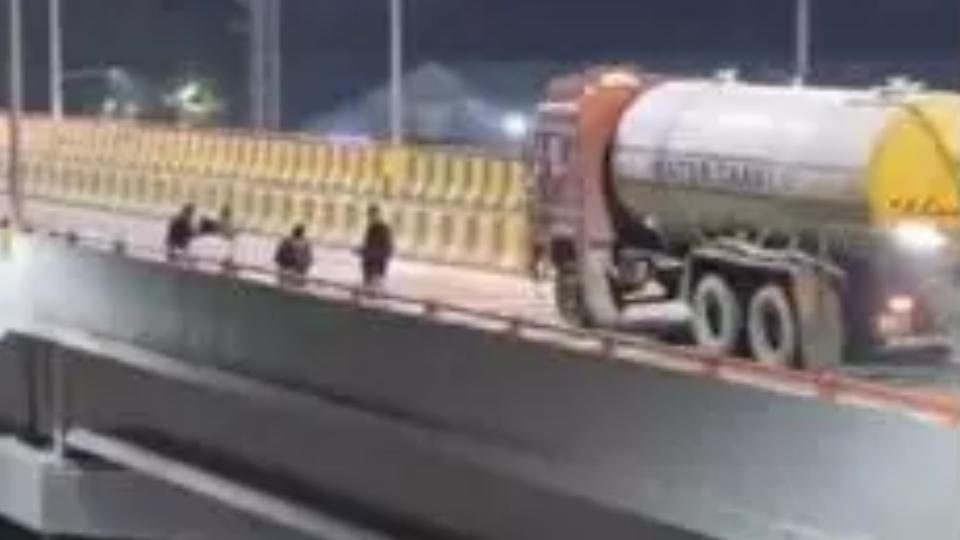 Dance Reel of Youngsters on Bachupally Flyover 