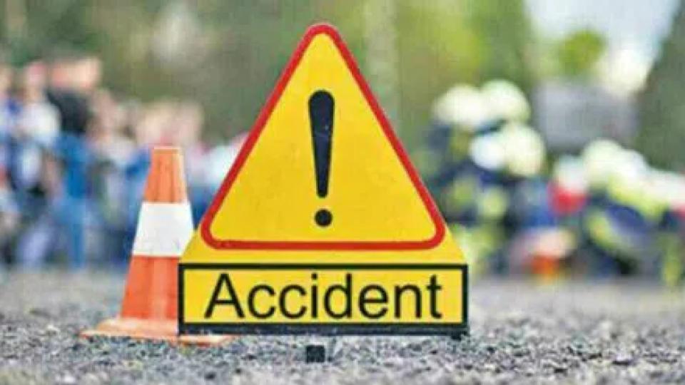 21-year-old dies in road accident on Shamshabad road