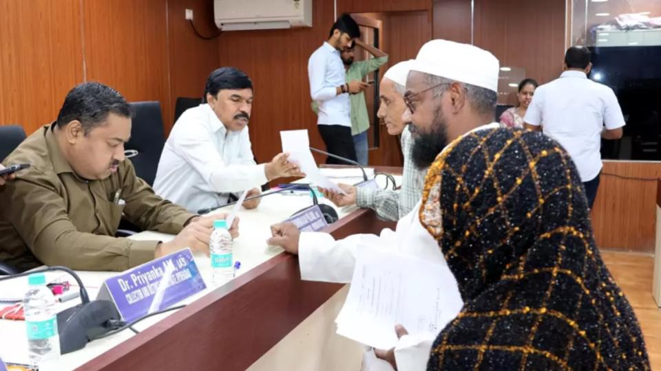 Officials Told to Resolve Prajavani Petitions Promptly