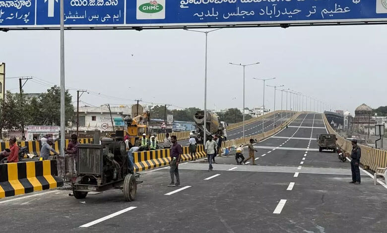 aramgarhflyoverremainsclosedaslocalsawaititsinauguration
