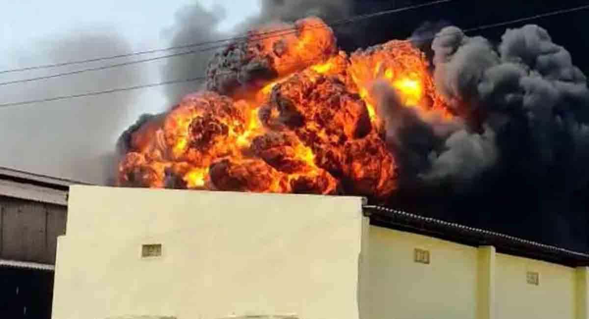 Massive Fire Breaks out in a Pharma Firm in Sangareddy district