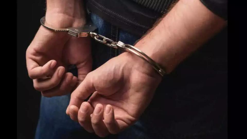 hyderabadmanheldforpossessingnarcoticsworthrs8lakh