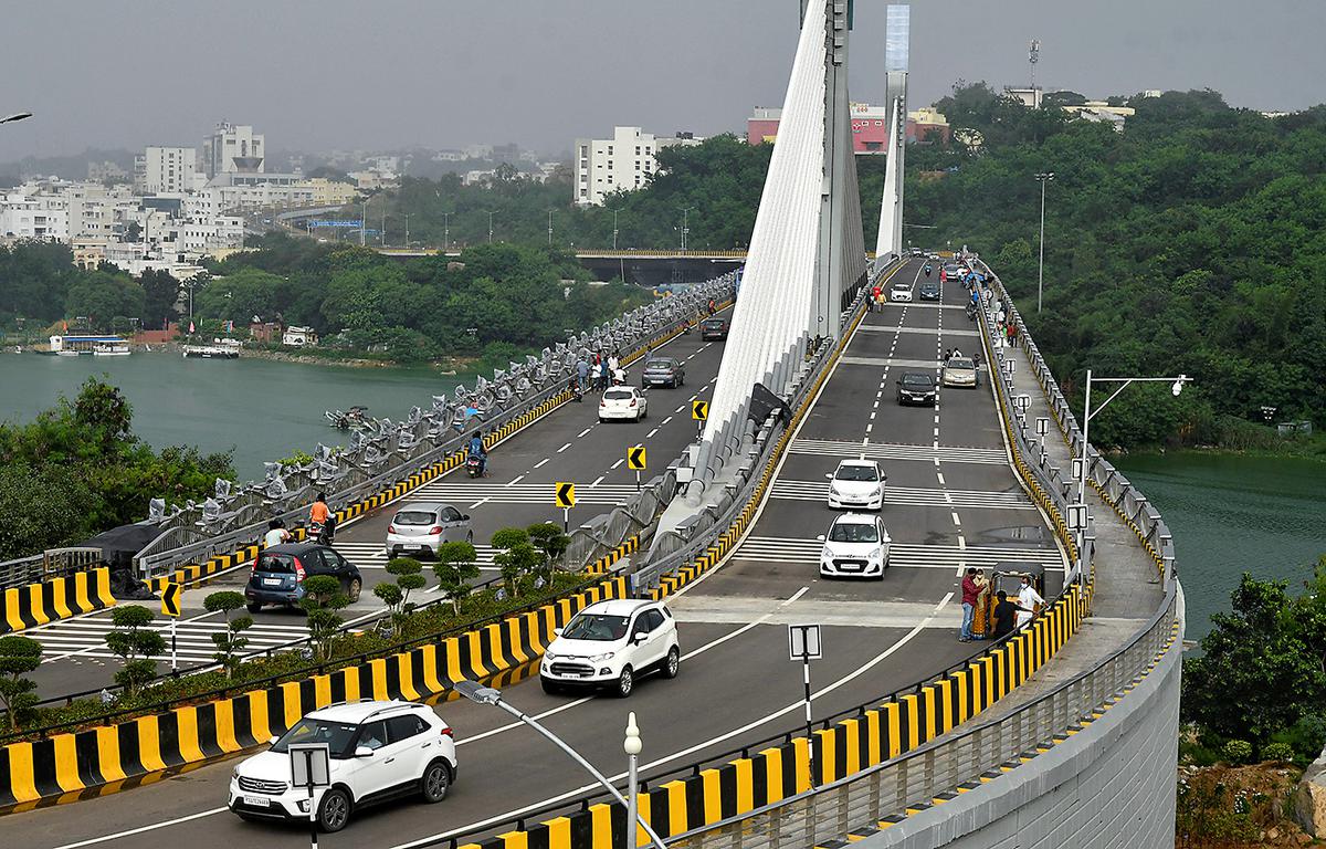 copsmarchondurgamcheruvucablebridgeforsafetyonmonday