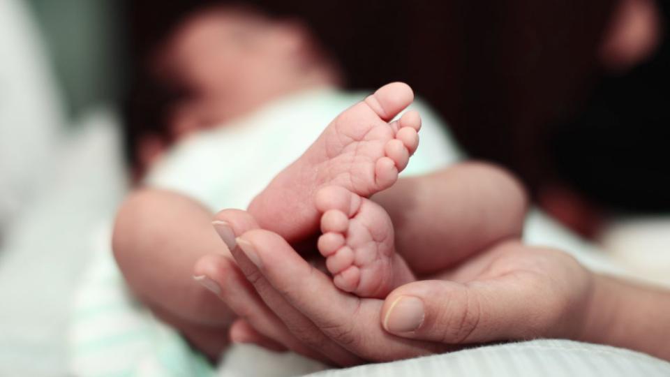 babydiesasnursesperformdeliveryinmahabubnagar
