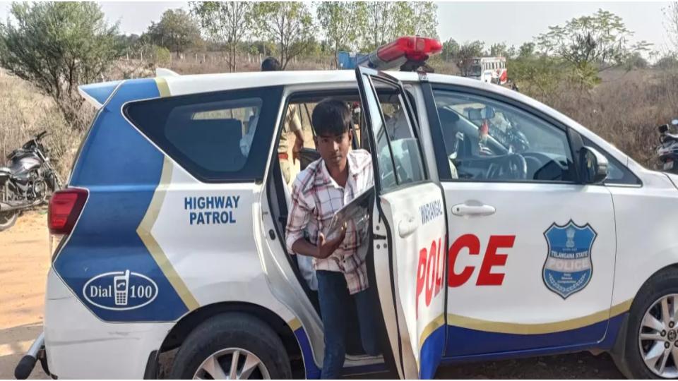 copshelpinterstudentsreachcorrectexamcentreinwarangal