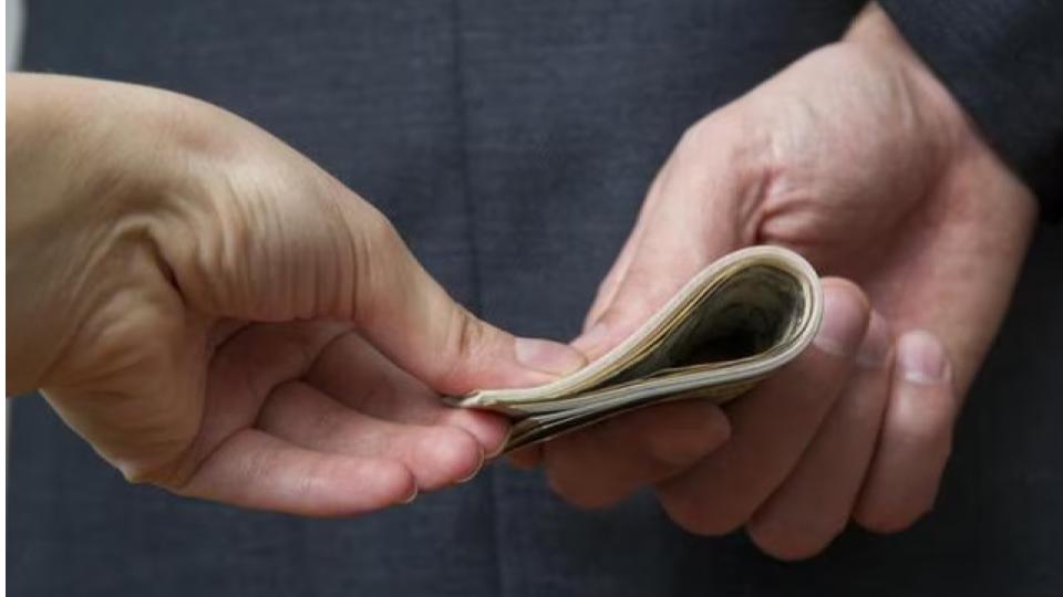 ACB arrests lineman red-handed for Rs 15,000 bribe in Nagarkurnool