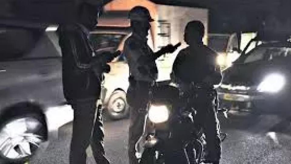 Drunken Biker Attacks Banjara Hills Traffic Sub-Inspector, Complaint booked