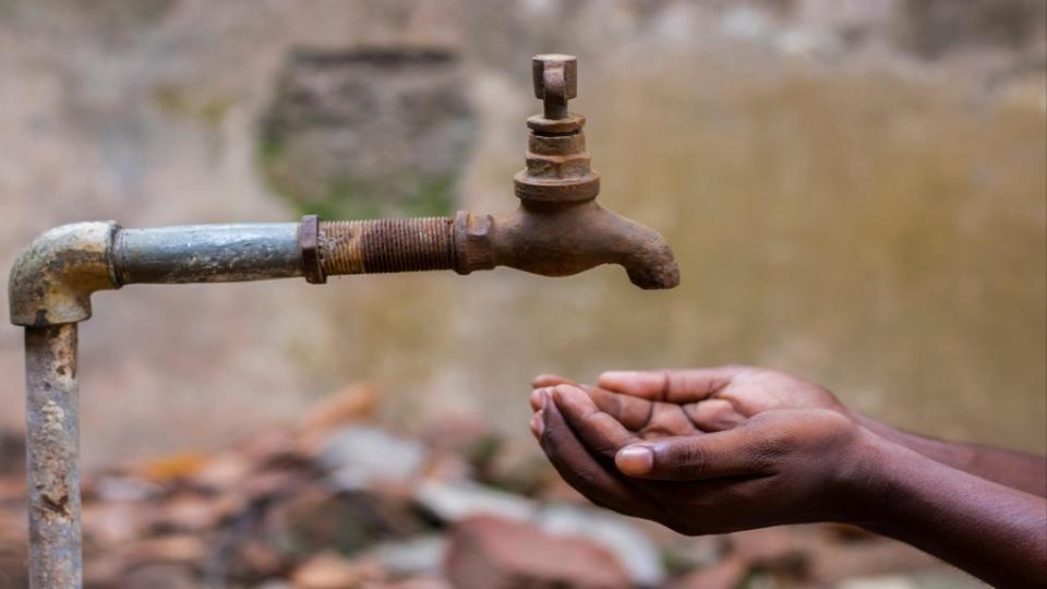 drinkingwatercrisishitstelanganaduetolackofpowertopumpmissionbhagirathawater