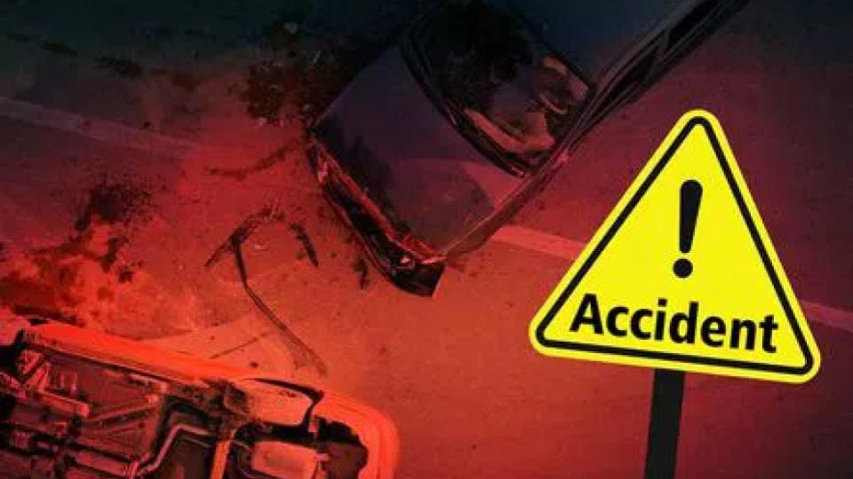 Three injured in head-on collision between two cars in Ibrahimpatnam