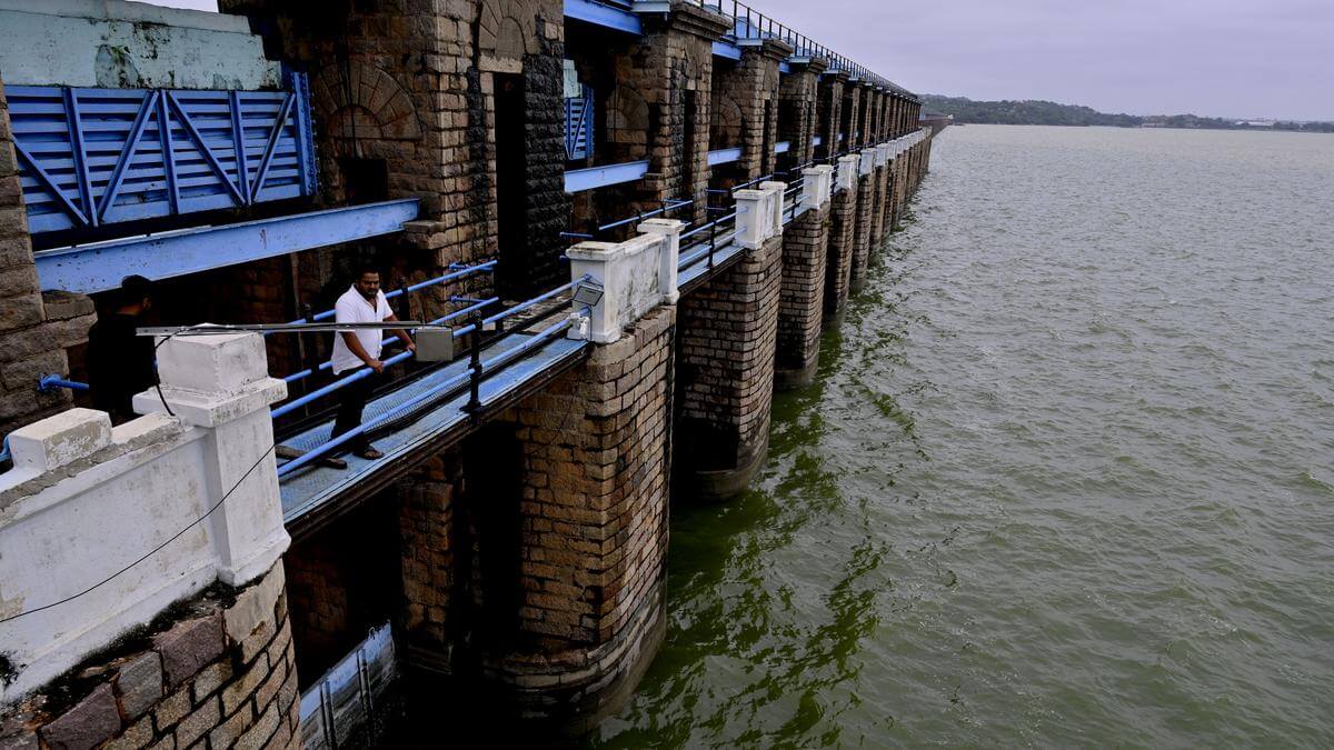 twinreservoirsinhyderabadfacedeclineinwaterstorage