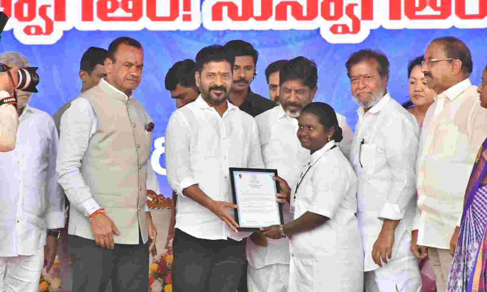 cmrevanthreddyhandsoverappointmentletterstostaffnurses
