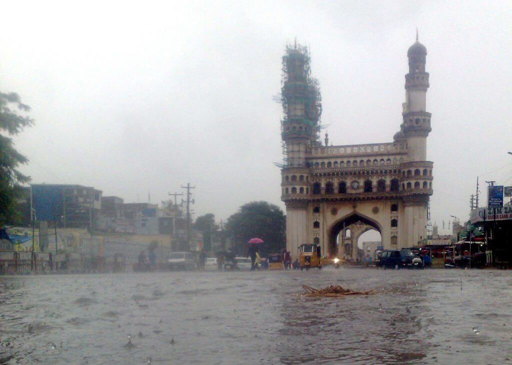intensedownpourslashhyderabadcharminarrecords70mmrain