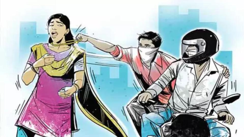 Woman injured in chain snatching near Siddipet police station