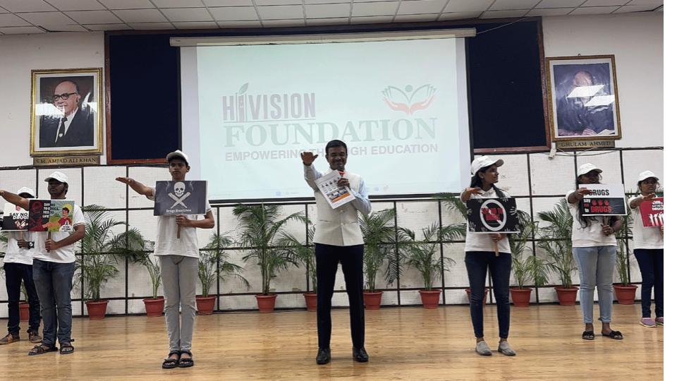 Hyderabad Police Commissioner leads Drug-Free Promise for Students 