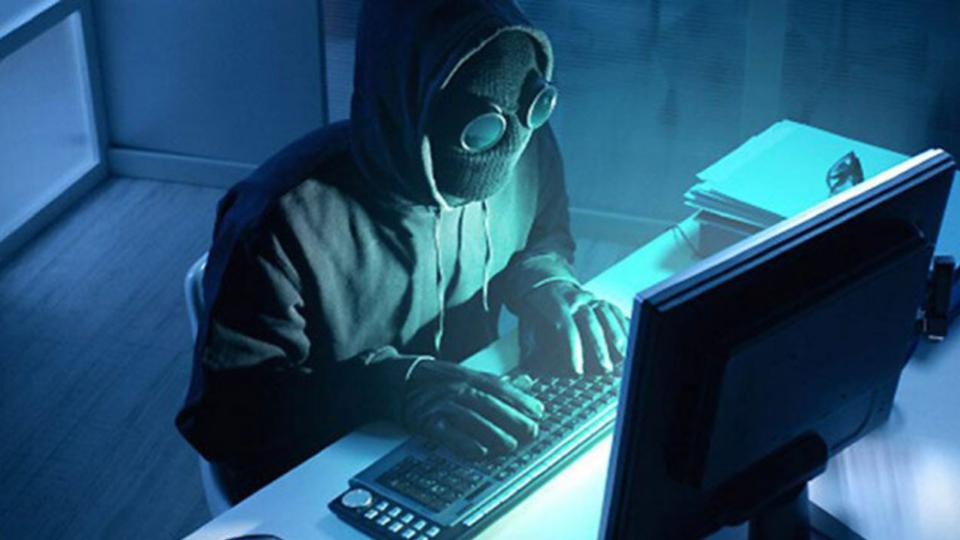 policearrestthreecyberfraudstersforcheatingwomanofrs4838lakhinhyderabad