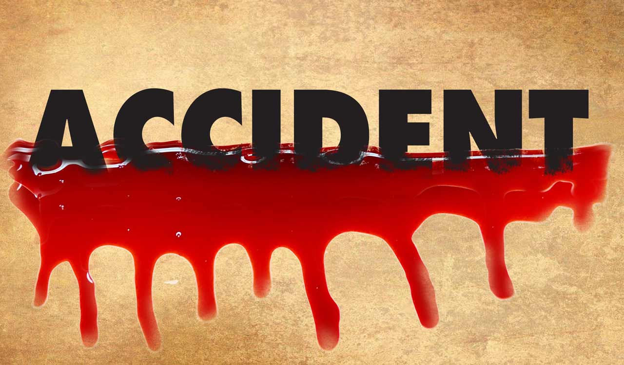caroverturnsinbegumpetdriverinjured