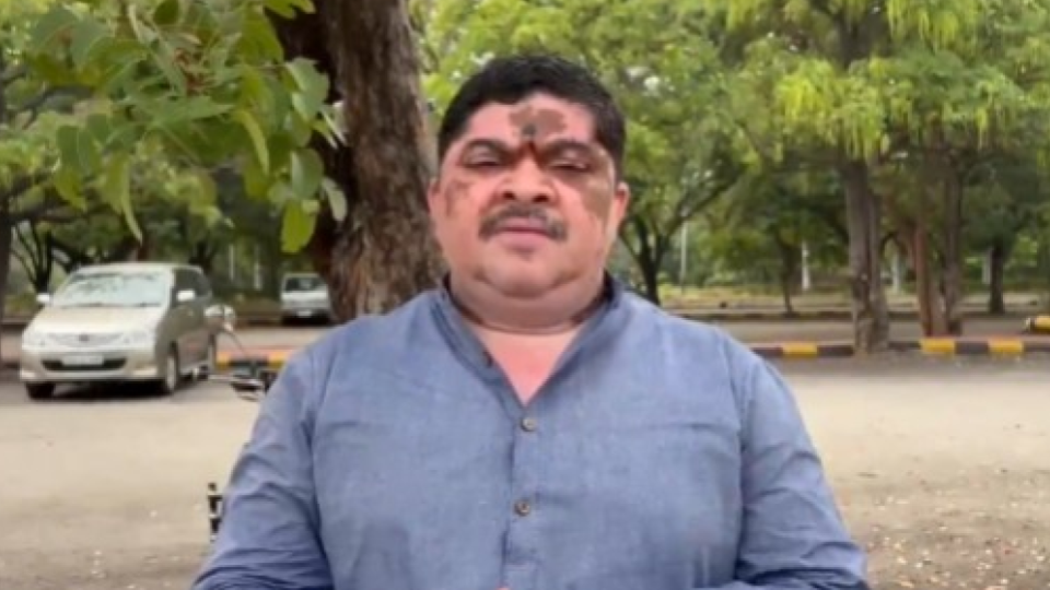 ponnamprabhakarurgesrtcemployeesandfamiliestocalloffstrike