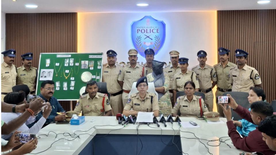 Hyderabad police solves two domestic theft cases, gold and silver recovered