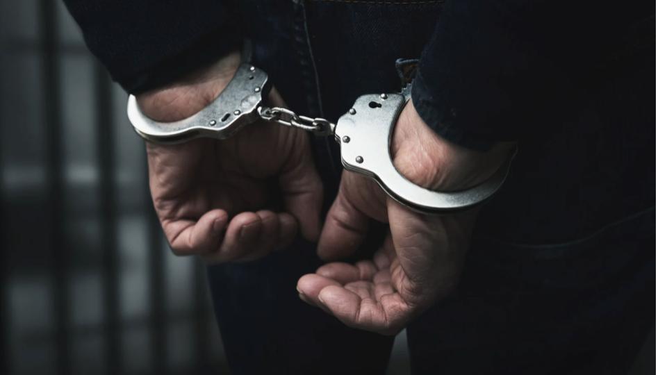 Mobile snatching gang held in Hyderabad city