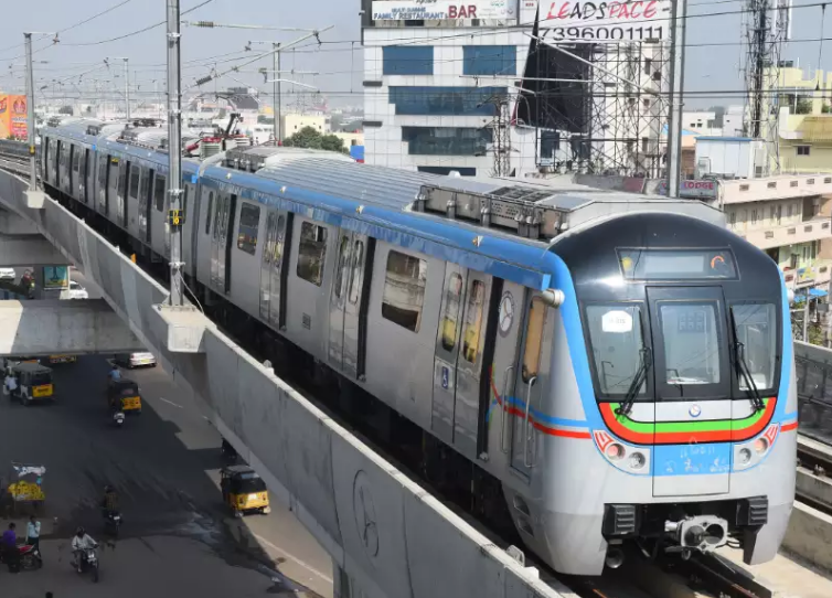 hyderabadmetrorailservicewillbeopenedbetweenmiyapurlbnagarstretchinjune2018:ktr