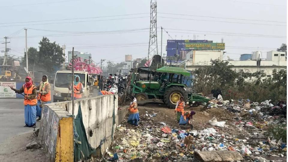 ghmcremoves9840tonnesofwasteinmegasanitationdrive