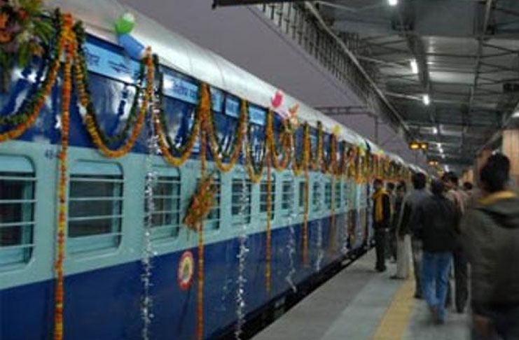 scrtointroducenewtrainbetweenpunekazipet