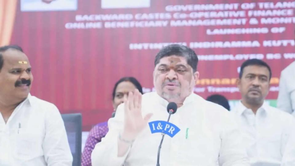Telangana to distribute 1.19 lakh knitting machines to womens