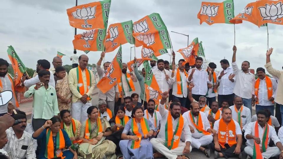 BJP Protests Delay in Kazipet Flyover Project Works