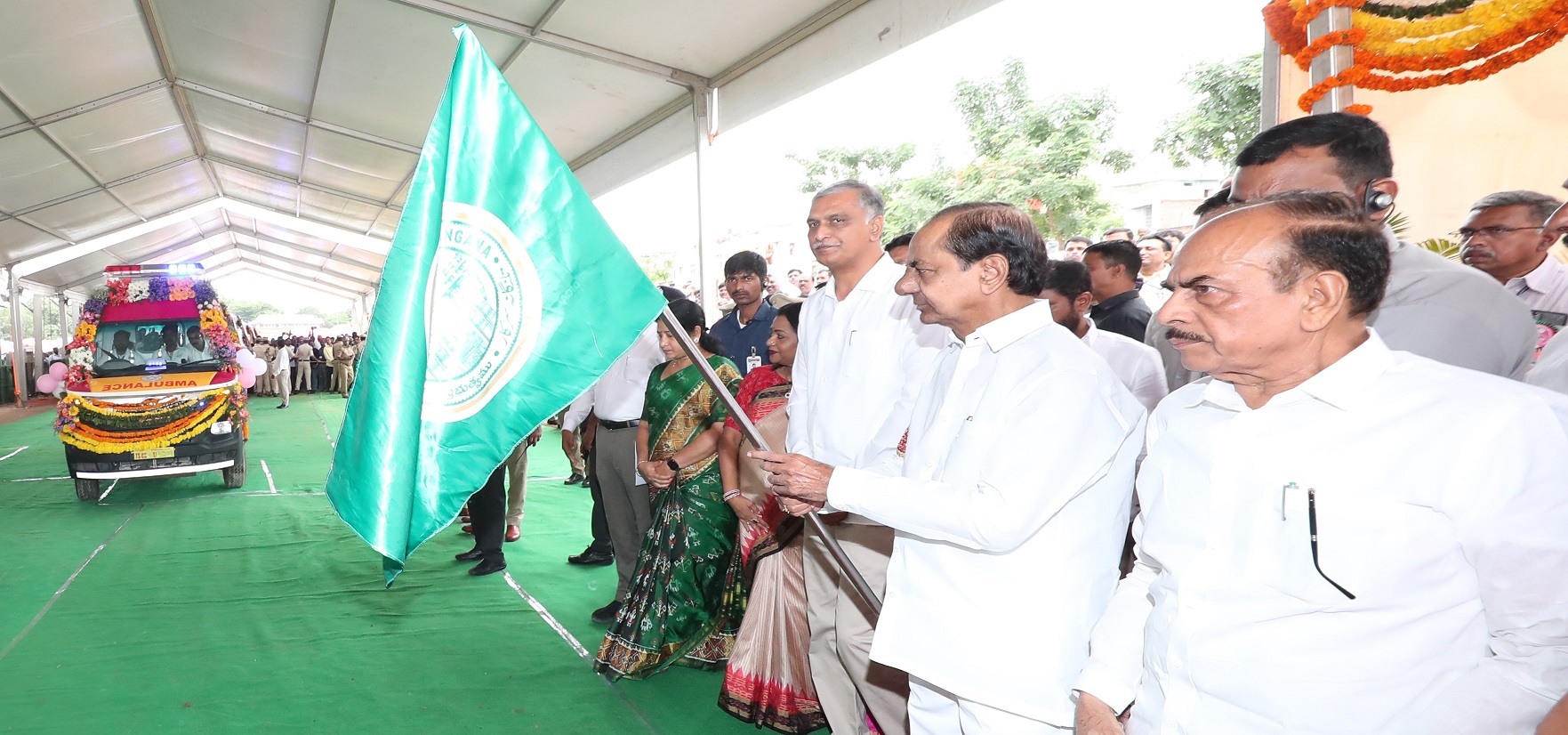 telanganacmkchandrasekharraoflagsofffleetof466newvehicleswithadvancedfacilitiesinhyderabad