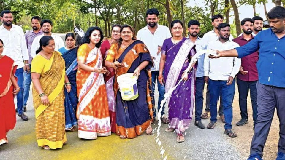 BRS cadres purify roads used by Congress workers in Siddipet