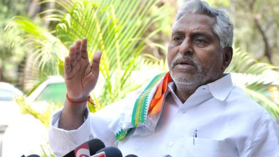 Congress leader Jeevan Reddy hospitalised after food poisoning