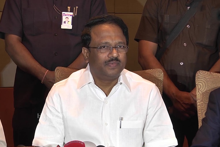 governmentwillprovidemorefacilitiesinkondapurhospital:laxmareddy