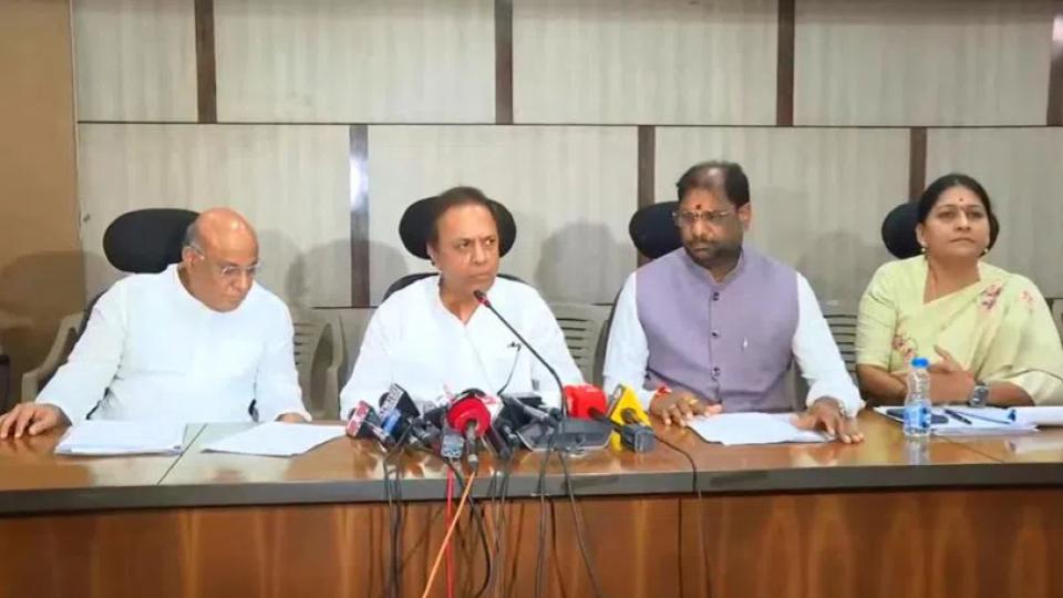 BRS slams State annd Centre govt for supporting Banakacherla project